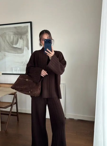 طقم صوف بني