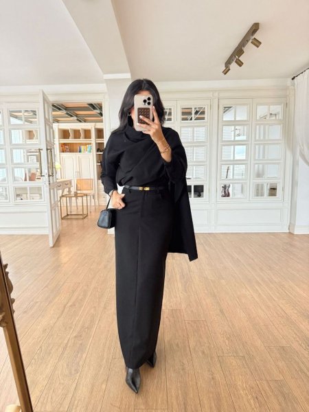 طقم اسود أنيق