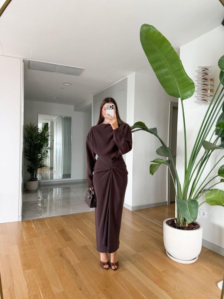 طقم تنورة بني