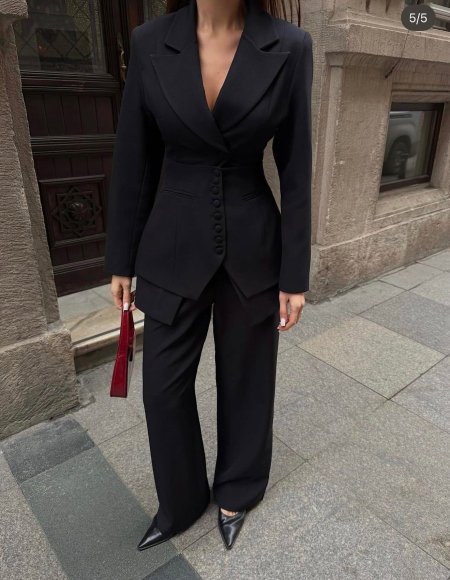 طقم رسمي اسود