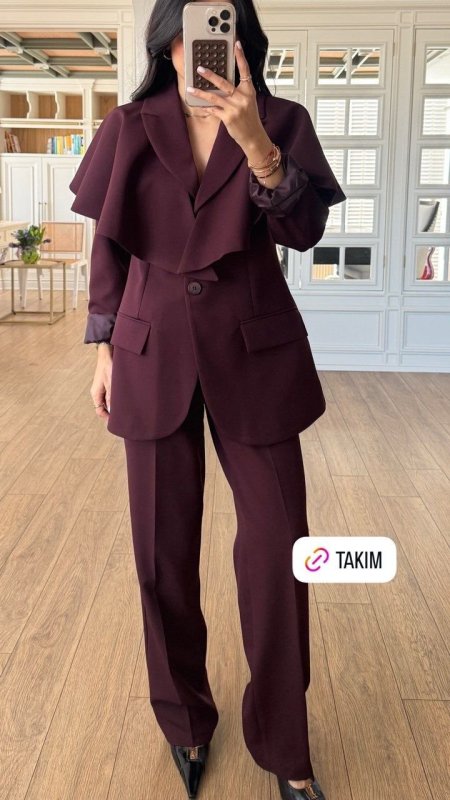 طقم بيرغندي أنيق