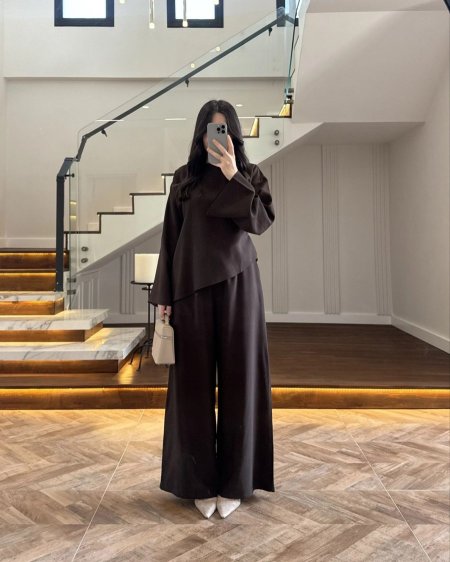 طقم بني