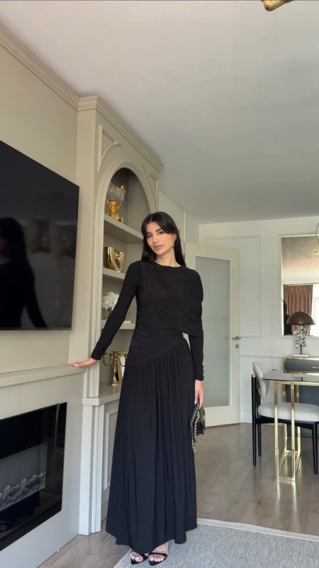 فستان أسود