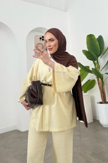 طقم أصفر